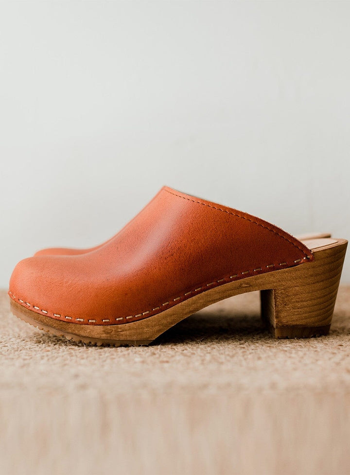 Klassisk Mid Clog in Cumin Shoes YBDFinds