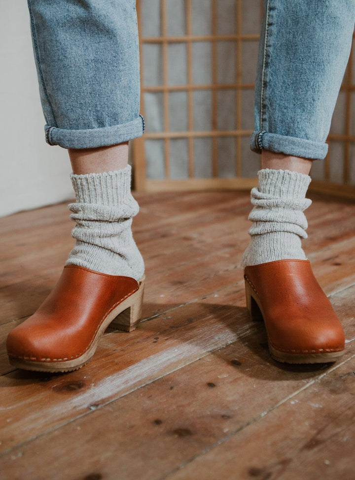 Klassisk Mid Clog in Cumin Shoes YBDFinds