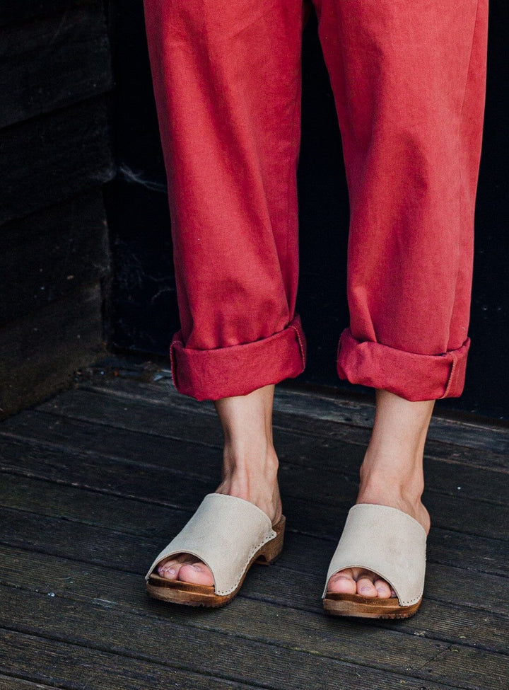 Low Klassisk Sol Clog in Sand Suede Shoes YBDFinds