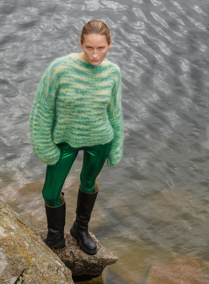 Margate Leggings in Metallic Green Trousers YBDFinds