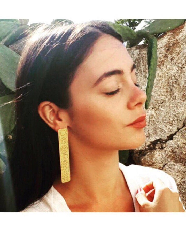 Milan Long Single Gold Earring Earrings YBDFinds