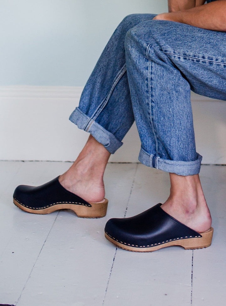 Low Klassisk Clog in Indigo KIT + CLOGS (Formally Kitty Clogs)