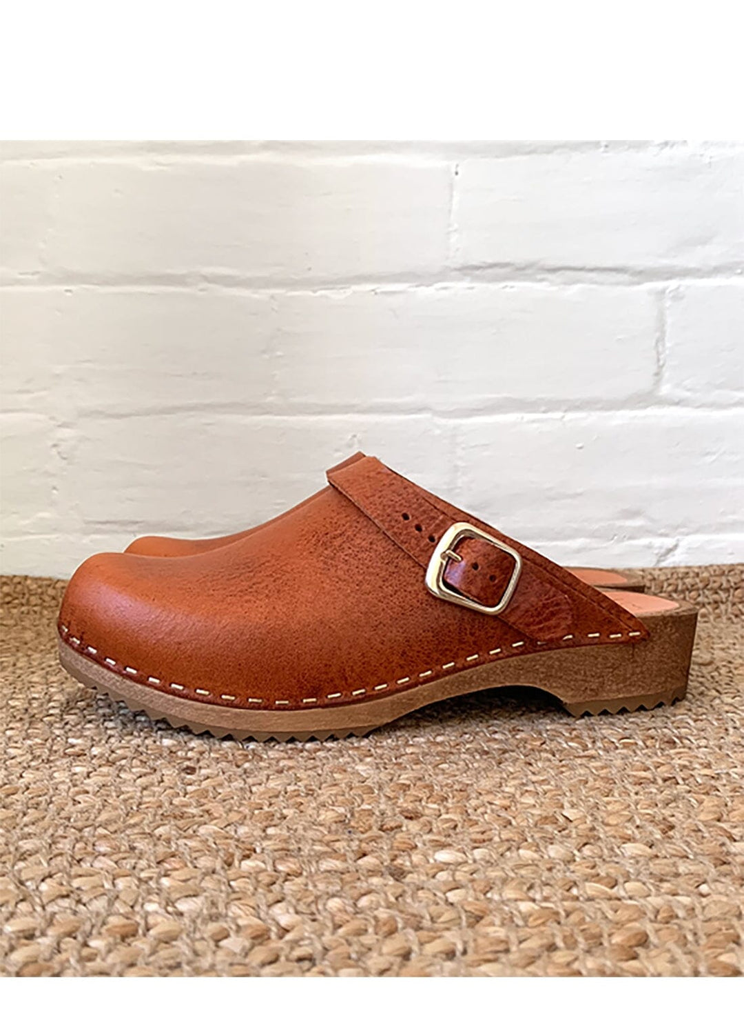 Low Klassisk Strap Clog in Cacao Shoes YBDFinds 